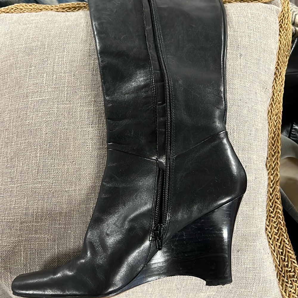 Anne Klein black boots size 7. Slightly used still in great condition.